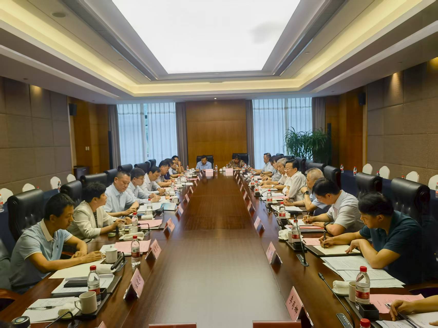 省人大常委会调研组来我市调研行政事业性国有资产管理情况